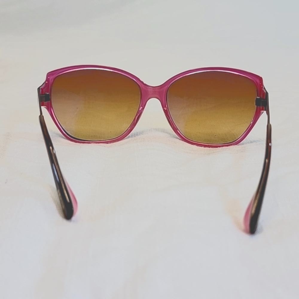 SALT Polarized Carly Sunglasses with Pink Detail and Original Box